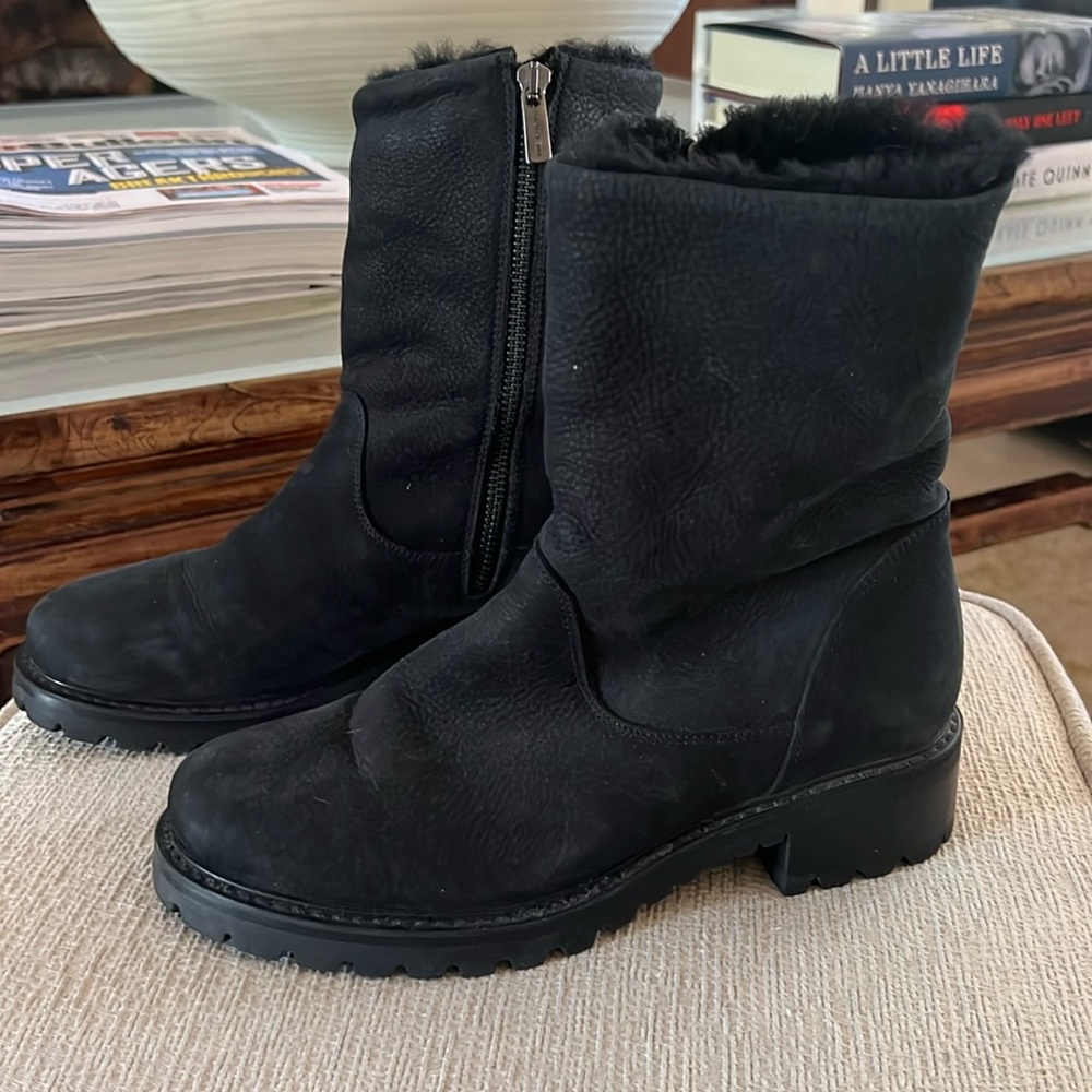 Barney’s of New York, 7 1/2 black Suede Sherling fur mid boot